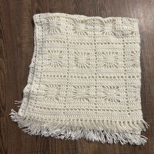 Handmade Elegant Cream Crochet Blanket with Fringe